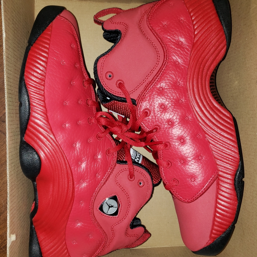 (RARE!!) Jordan jumpman team 2 Mens 9.5